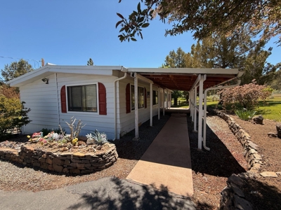 Beautiful Maintained Home on Pristine Land! - image 3