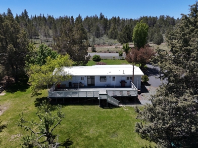 Beautiful Maintained Home on Pristine Land! - image 35
