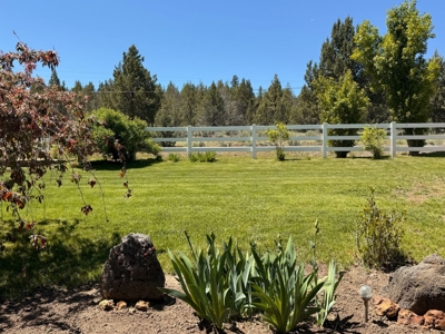 Beautiful Maintained Home on Pristine Land! - image 2