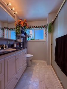 Beautiful Maintained Home on Pristine Land! - image 19