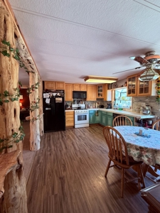 Beautiful Maintained Home on Pristine Land! - image 11