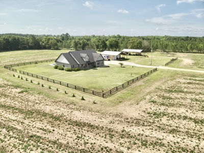 Beautiful Country Home and 103.7 acres of land Ashford, AL - image 2