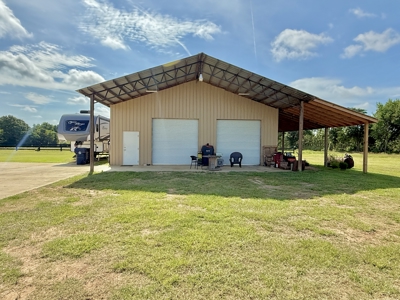 Beautiful Country Home and 103.7 acres of land Ashford, AL - image 16