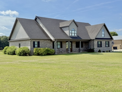 Beautiful Country Home and 103.7 acres of land Ashford, AL - image 20