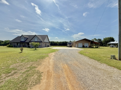 Beautiful Country Home and 103.7 acres of land Ashford, AL - image 18