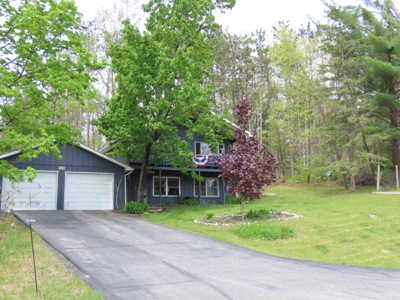 Cozy Year-Round Home or Getaway Near Atlanta, MI! - image 32