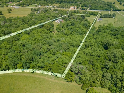 Country Home for Sale in Giles County, Tennessee - image 4