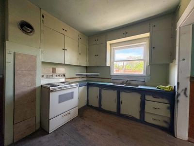 Eastern Oregon Two Bedroom Investment Home - image 3