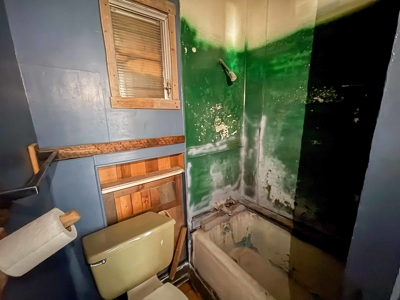 Eastern Oregon Two Bedroom Investment Home - image 9