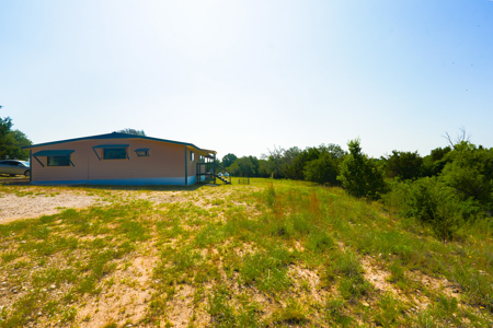 Country Living Early, TX – Acreage with Tanks & Trees - image 22