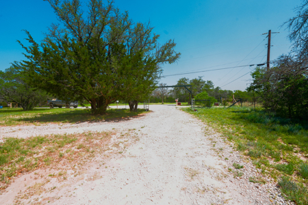 Country Living Early, TX – Acreage with Tanks & Trees - image 29