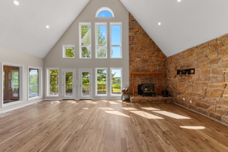 Country Home for Sale in Giles County, Tennessee - image 10