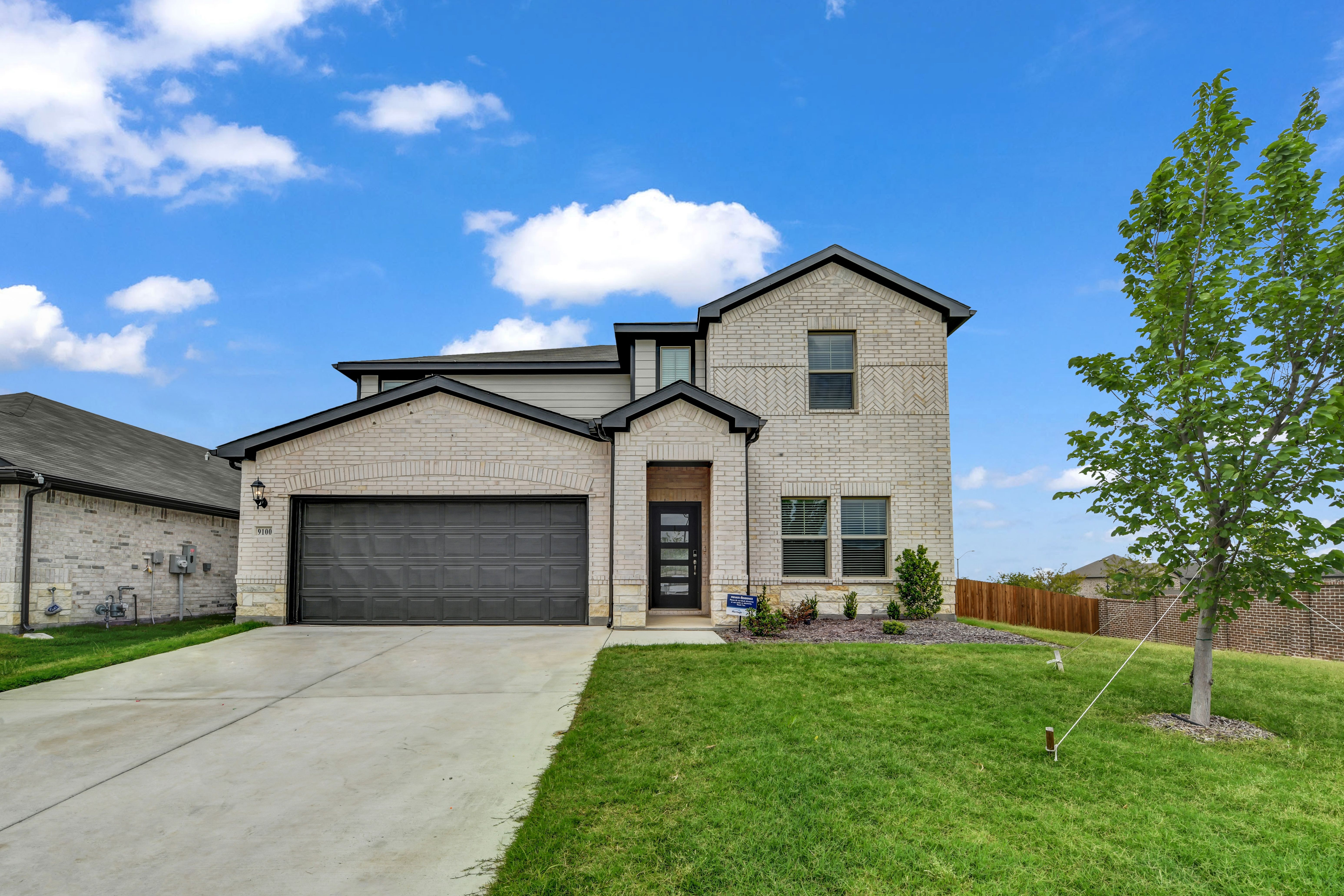 4 Bedroom 3.5 Baths Flex Room Gameroom 2 Car Garage