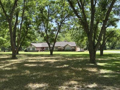 Beautiful Homesite situated on 7.27 acres with mature pecan trees - image 3
