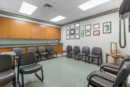 Medical Office In West Plains, Howell County, Missouri - image 13