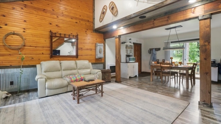 Contemporary Ranch Home on 19 Acres – Edge of Gainesville, MO - image 4