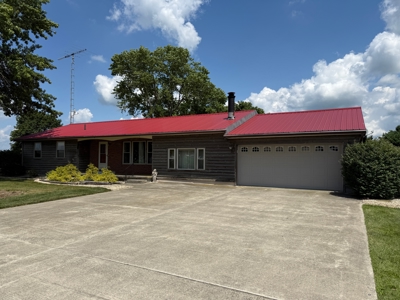 Country Ranch Home Auction - July 29th @ 6PM - image 23