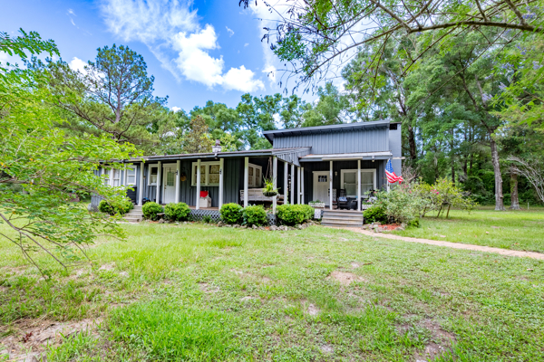 PRIME LOCATION!! COMMERCIAL OPPORTUNITY. 16.88 Acres