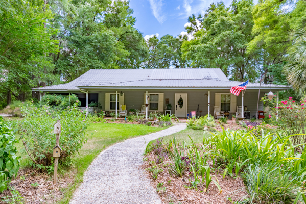 PRIME LOCATION!! COMMERCIAL OPPORTUNITY. 16.88 Acres