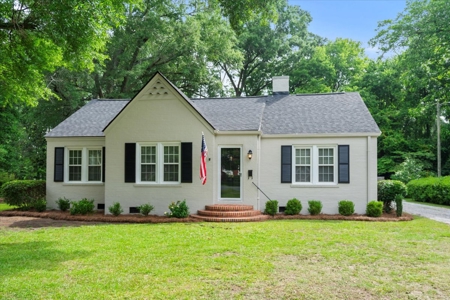 Historic Charm. Modern Upgrades. Prime Location. Cheraw, SC - image 3
