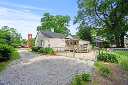 Historic Charm. Modern Upgrades. Prime Location. Cheraw, SC - image 37