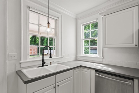 Historic Charm. Modern Upgrades. Prime Location. Cheraw, SC - image 17