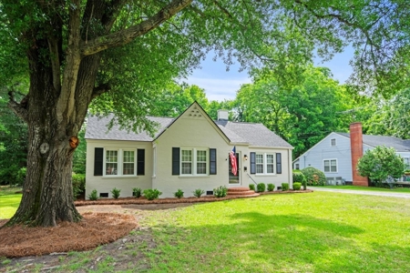Historic Charm. Modern Upgrades. Prime Location. Cheraw, SC - image 1