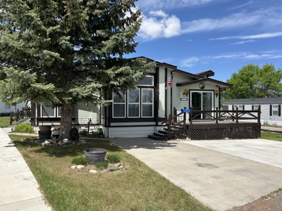 Quaint spacious town home in Great Falls Montana - image 2