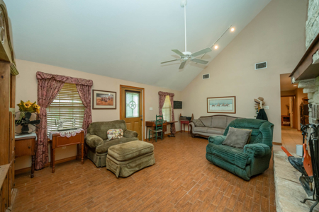 Country Home For Sale in Winona, Texas - image 26