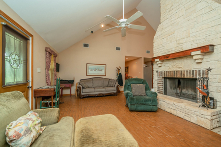 Country Home For Sale in Winona, Texas - image 25