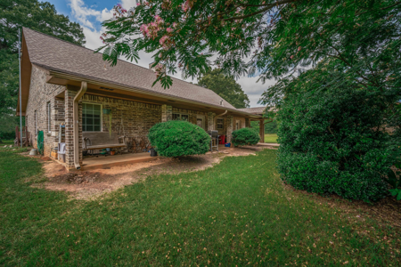 Country Home For Sale in Winona, Texas - image 13