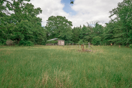 Country Home For Sale in Winona, Texas - image 40