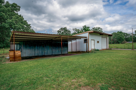 Country Home For Sale in Winona, Texas - image 15