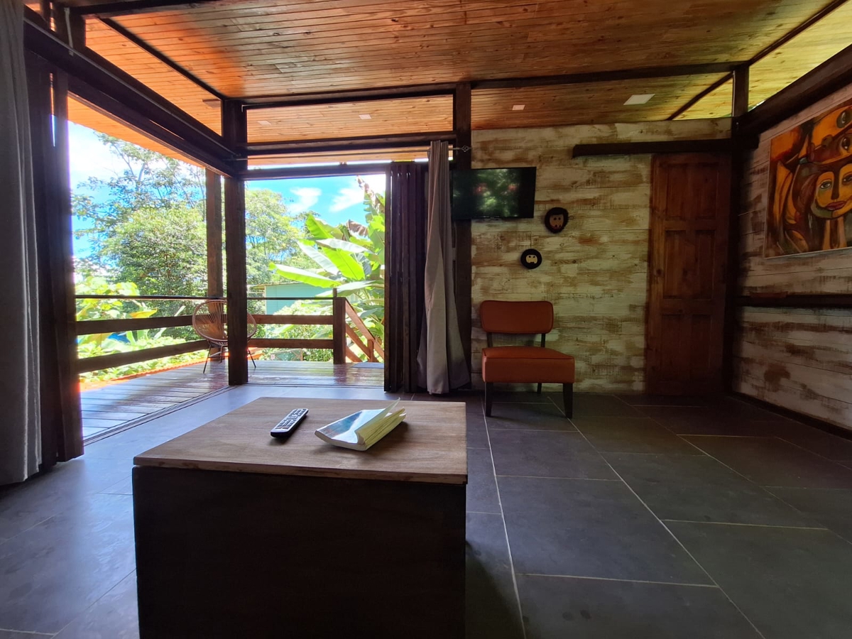 Turnkey Titled Cabin, New 2024 Build — Near Bluff Beach, Isla Colón - 16