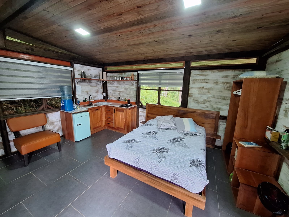 Turnkey Titled Cabin, New 2024 Build — Near Bluff Beach, Isla Colón - 10