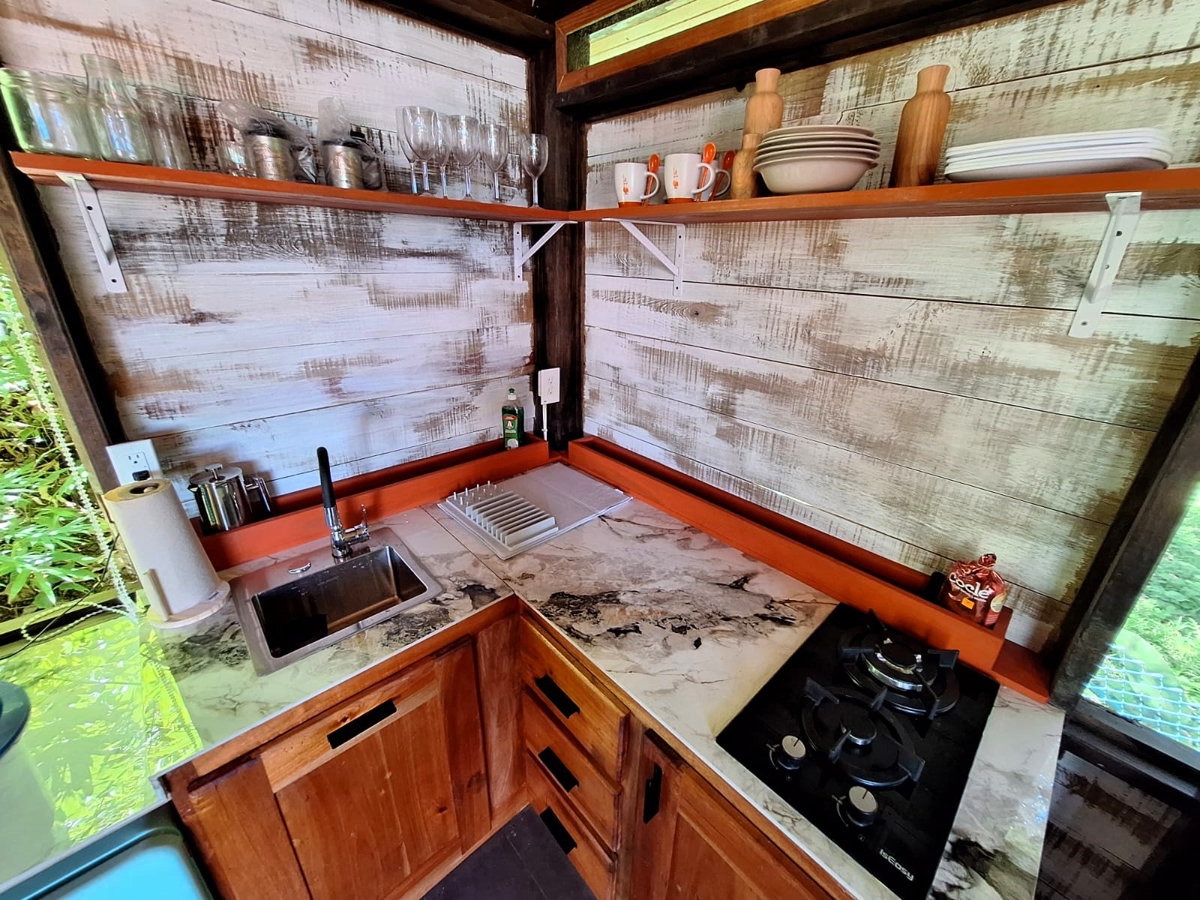 Turnkey Titled Cabin, New 2024 Build — Near Bluff Beach, Isla Colón - 13
