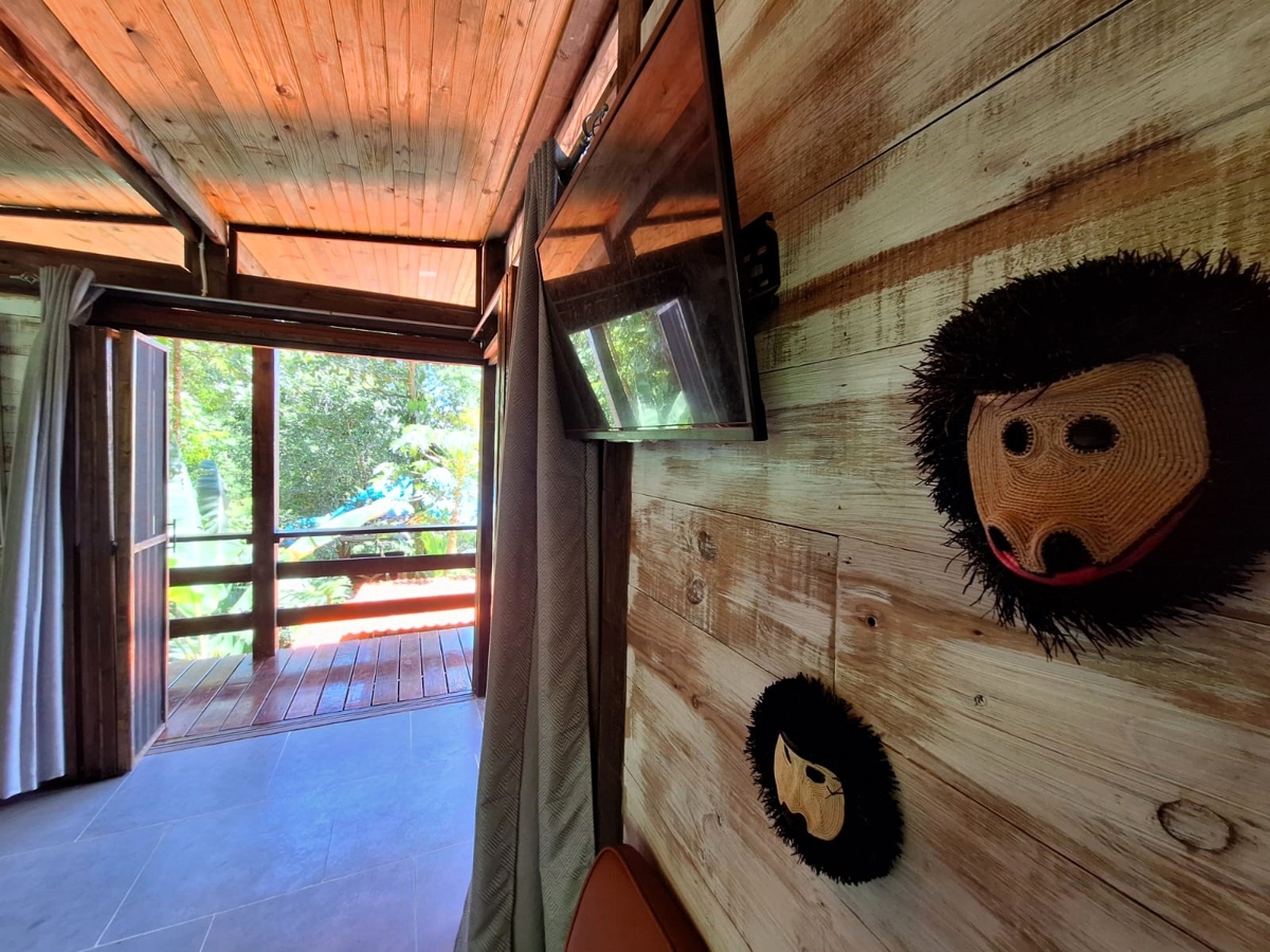 Turnkey Titled Cabin, New 2024 Build — Near Bluff Beach, Isla Colón - 17