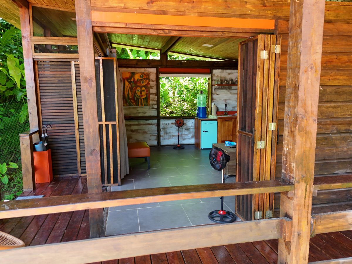 Turnkey Titled Cabin, New 2024 Build — Near Bluff Beach, Isla Colón - 37