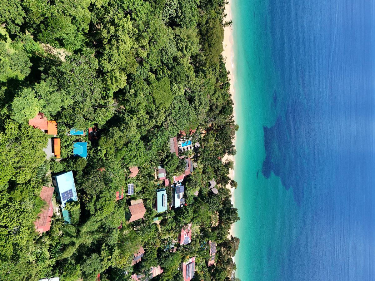 Turnkey Titled Cabin, New 2024 Build — Near Bluff Beach, Isla Colón - 7