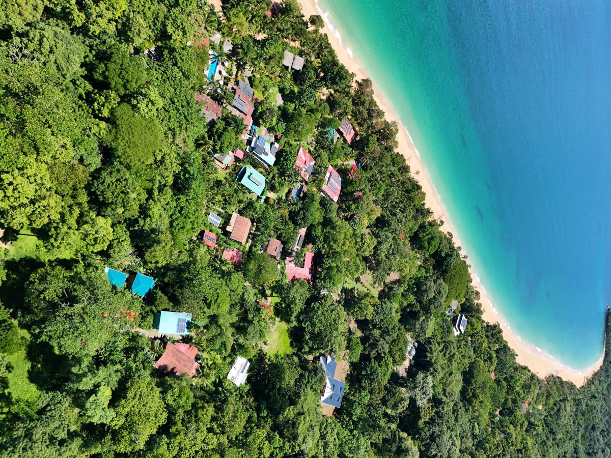 Turnkey Titled Cabin, New 2024 Build — Near Bluff Beach, Isla Colón - 5