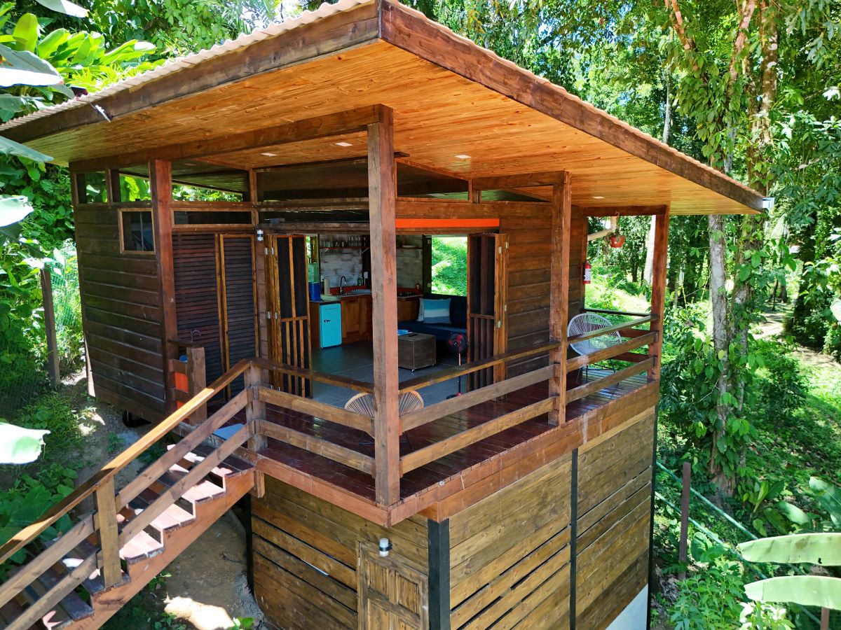 Turnkey Titled Cabin, New 2024 Build — Near Bluff Beach, Isla Colón - 36
