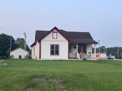 Come Take A Look At This Affordable 2 Bedroom Cottage! - image 1