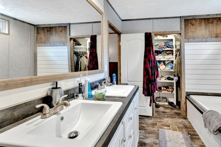 Country Home for Sale in Wayne County, Tennessee - image 19