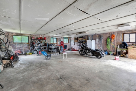 Country Home for Sale in Wayne County, Tennessee - image 28