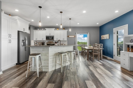 Modern Home: Acres, Views, Pure Perfection - image 8