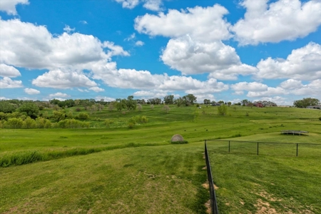 Modern Home: Acres, Views, Pure Perfection - image 40