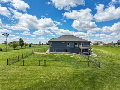 Modern Home: Acres, Views, Pure Perfection - image 39