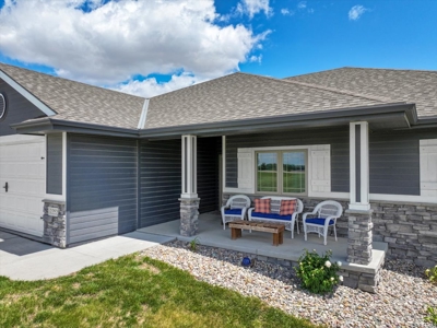 Modern Home: Acres, Views, Pure Perfection - image 2
