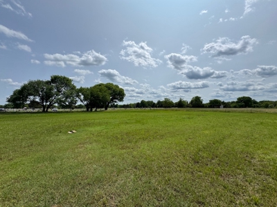 9.41 Acres - 2 bdr, 1 bath Barndominium with Barn & Horse Stalls - image 19