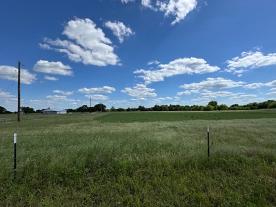 9.41 Acres - 2 bdr, 1 bath Barndominium with Barn & Horse Stalls - image 20